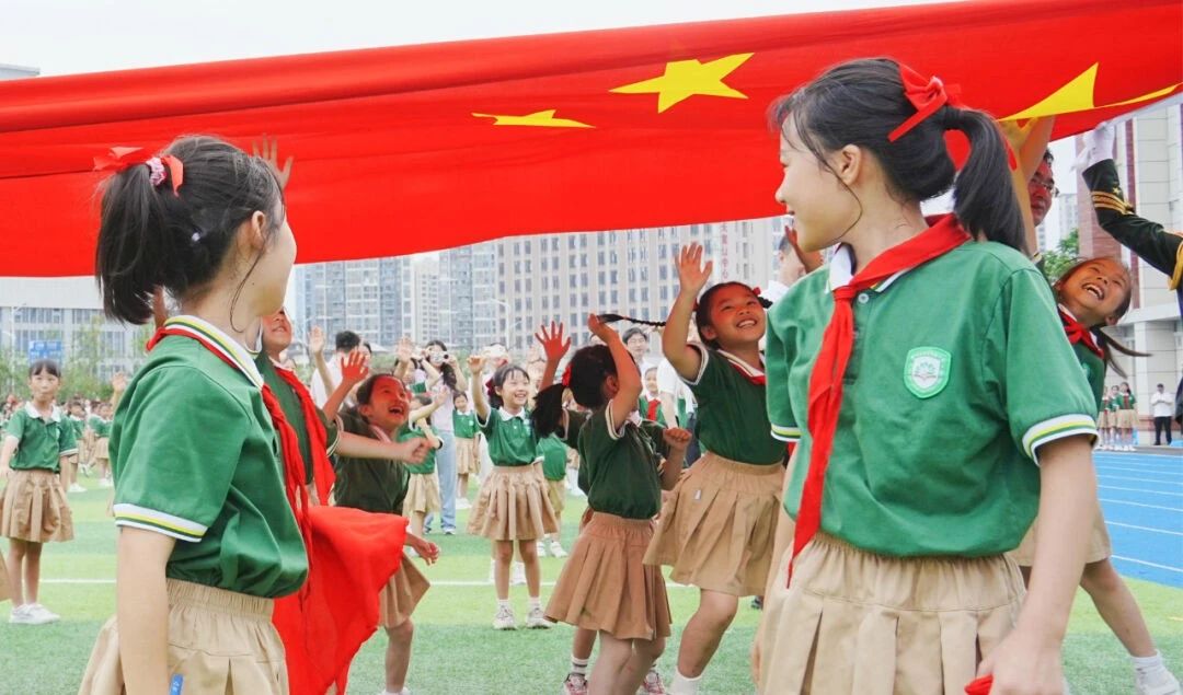 在北京升起的这面国旗,来赣州啦!