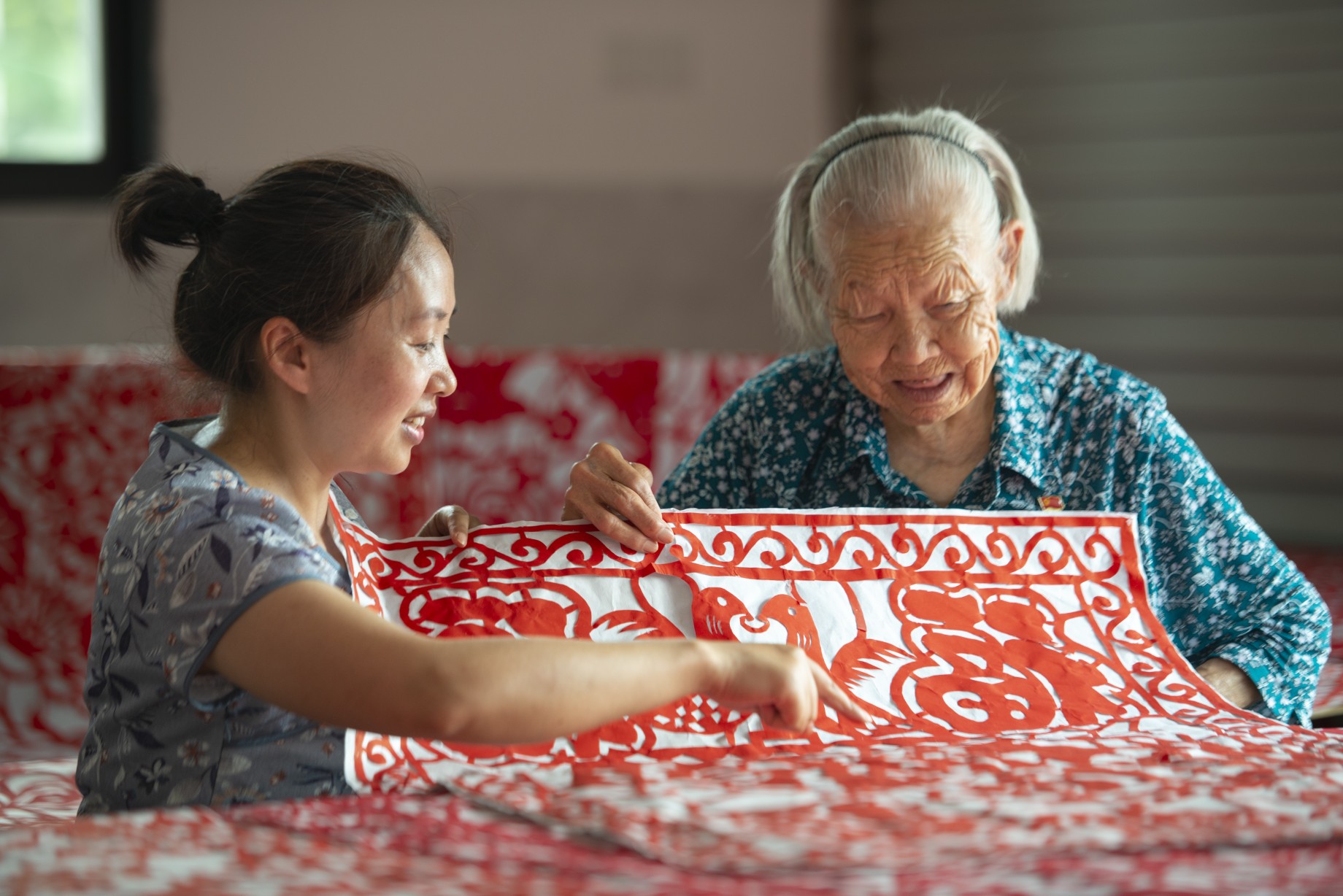 朱传香:百岁老人的剪纸人生